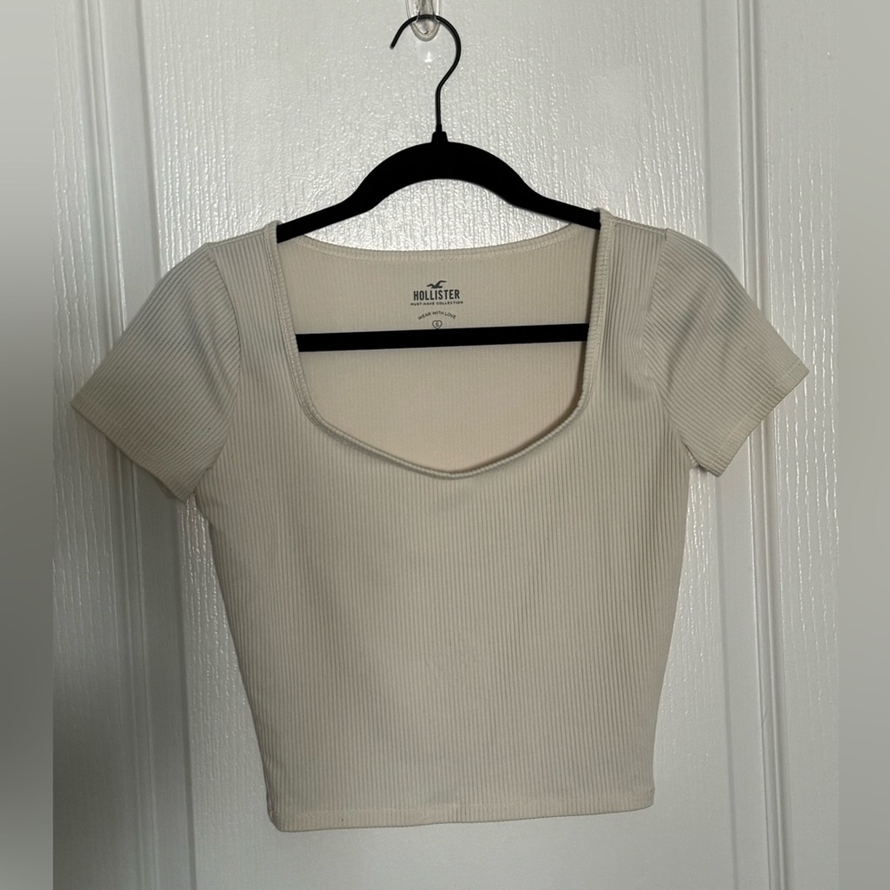 White Basic Hollister shirt (small)